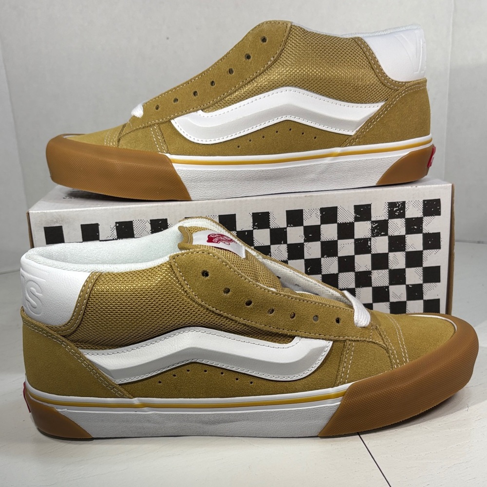 NWT Vans KNU Skool Mid Top Skateboard Shoes Women’s 7.5